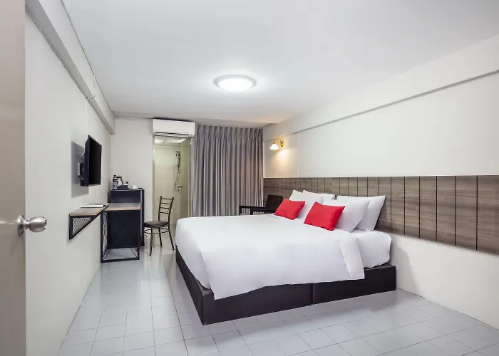 Livotel Express Ramkhamhaeng 50 - No Parking 3*