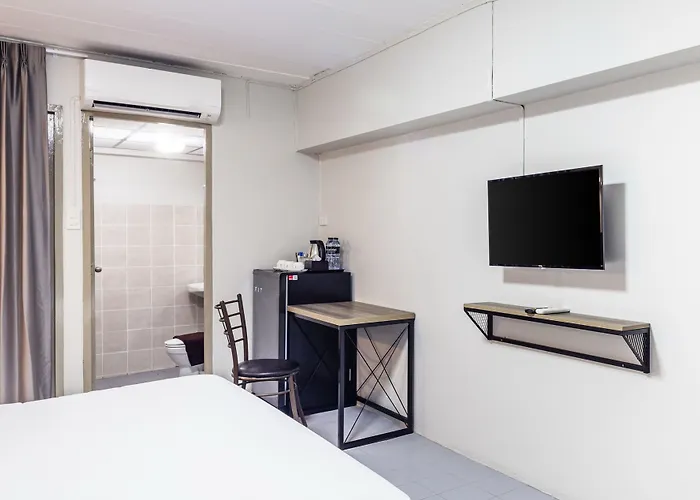 Livotel Express Ramkhamhaeng 50 - No Parking 3* バンコク都