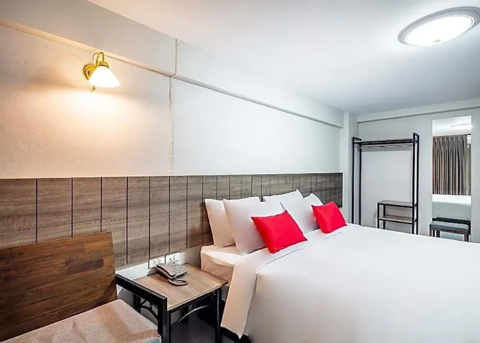 Livotel Express Ramkhamhaeng 50 - No Parking 3*