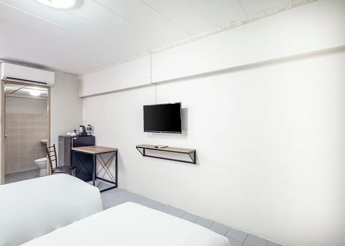 Livotel Express Ramkhamhaeng 50 - No Parking 3*